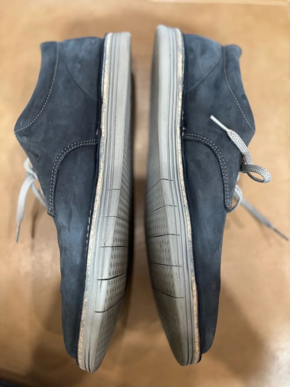Clarks Men's Navy Suede Chukka Lace-Up dress Oxford shoes